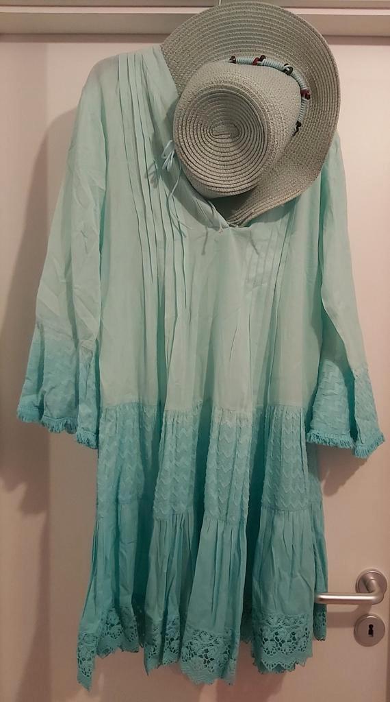 Watergroene jurk met stropdas en bijpassende hoed - Corte Hi, Kleding | Dames, Jurken, Nieuw, Groen, Ophalen of Verzenden