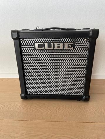 Gitaarversterker Roland Cube Box beschikbaar voor biedingen