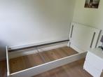eenpersoonsbed met nachtkastje, Huis en Inrichting, Slaapkamer | Bedden, Ophalen, 90 cm, Eenpersoons, Wit