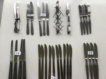 10 ensembles de couteaux et autres couverts divers, Enlèvement ou Envoi, Comme neuf