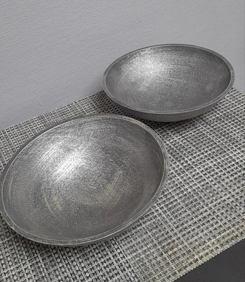 Coupole argenté 2 pièces comme neuf à saisir ️️️️↙️, Huis en Inrichting, Woonaccessoires | Schalen en Manden, Nieuw, Ophalen