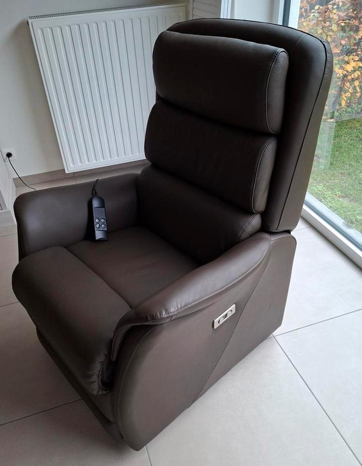 Relax grand plus elektrisch in leder, Huis en Inrichting, Fauteuils, Ophalen
