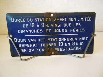 Geëmailleerde parkeerplaat beschikbaar voor biedingen