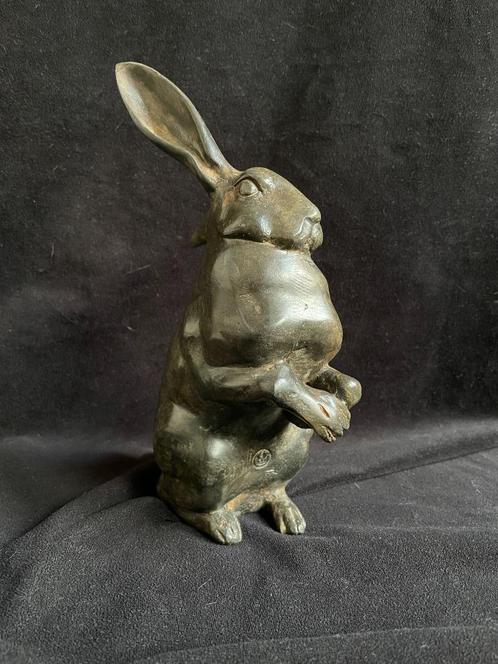 Bronzen haas Pierre Chenet 22 cm! hoog. Zuiver fraai brons, Antiquités & Art, Art | Sculptures & Bois, Enlèvement ou Envoi