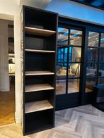 Boekenkast van weba met Skate stickers aan de zijkant., Ophalen, Zo goed als nieuw