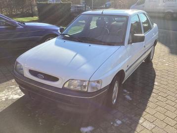 Ford escort 1,4 clx, slechts 63000km, oldtimer, Autos, Radio, Achat, Boîte manuelle, 5 portes