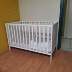 lit bébé en bois, Matelas, Moins de 70 cm, Comme neuf, Enlèvement