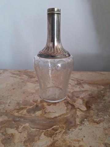 KARAF in zilver, in kristal geslepen en gegraveerd met bloem, Antiek en Kunst, Ophalen of Verzenden