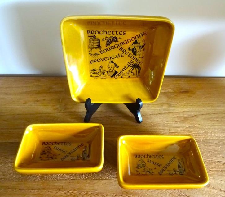 Gien schalen: 1 vierkantige, 2 rechthoekige. Setprijs!, Huis en Inrichting, Keuken | Servies, Gebruikt, Schaal of Schalen, Overige stijlen