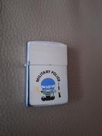 Vintage aansteker Zippo – Military Police, Verzamelen, Rookartikelen, Aanstekers en Luciferdoosjes, Ophalen of Verzenden, Aansteker