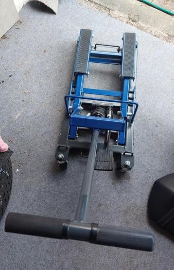 Mammuth harley lift  krik motorlift motorkrik 680 kilo beschikbaar voor biedingen