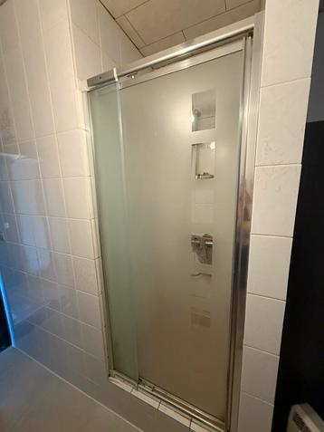 Verstel bare douche deur beschikbaar voor biedingen