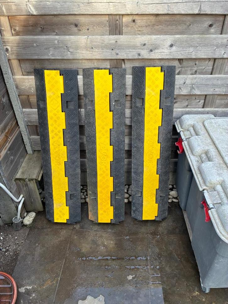 Kabelbeschermer, Doe-het-zelf en Bouw, Overige Doe-Het-Zelf en Bouw, Gebruikt, Ophalen