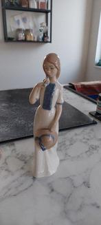 porceleinen beeldjes, Verzamelen, Ophalen of Verzenden, Zo goed als nieuw, Mens