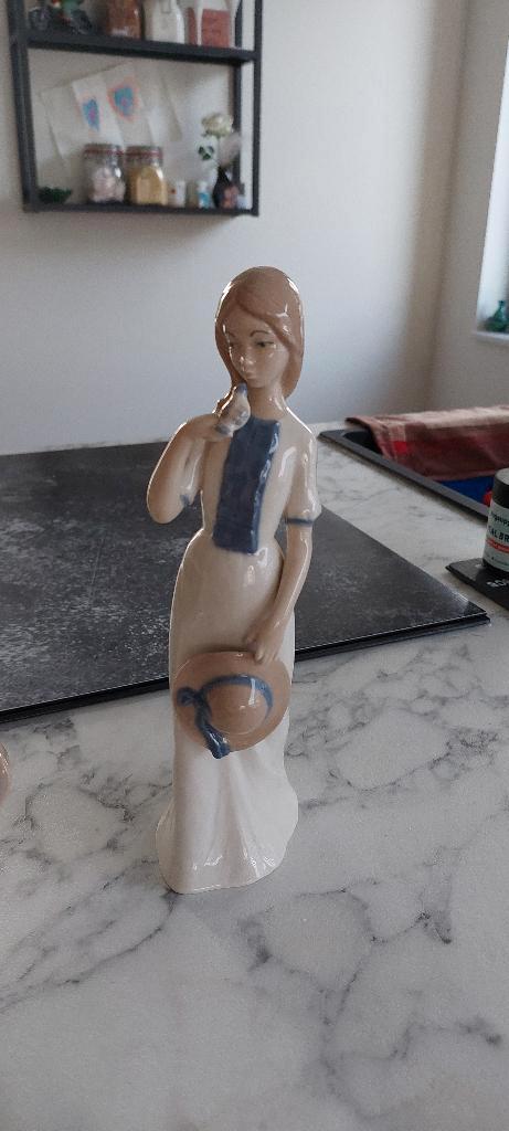 porceleinen beeldjes, Verzamelen, Beelden en Beeldjes, Zo goed als nieuw, Mens, Ophalen of Verzenden