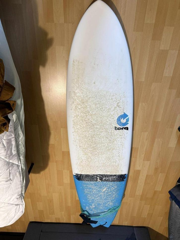 Torq Fish 6'10" golfsurfboard, Watersport en Boten, Golfsurfen, Zo goed als nieuw, Fish, Met vinnen, Met draagtas, Met koord, Ophalen