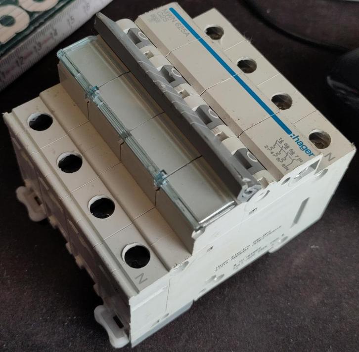 Installatie automaat Hager 25A MWN625A, Doe-het-zelf en Bouw, Elektriciteit en Kabels, Gebruikt, Overige typen, Ophalen of Verzenden