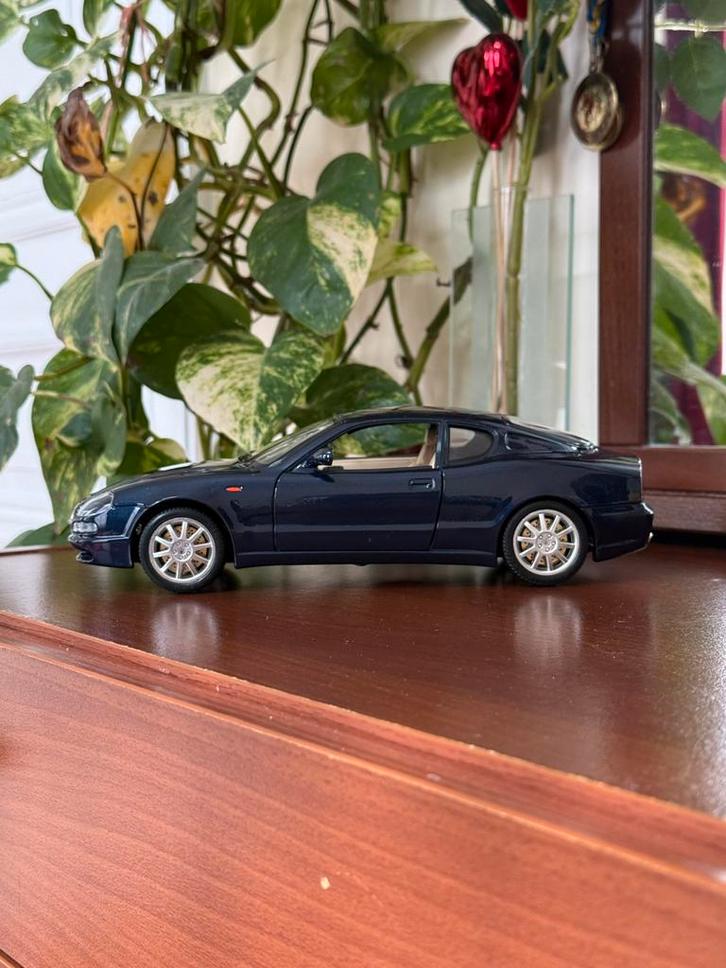 Maserati 3200GT - (1/18) - Burago, Hobby en Vrije tijd, Modelauto's | 1:18, Zo goed als nieuw, Auto, Burago, Ophalen of Verzenden