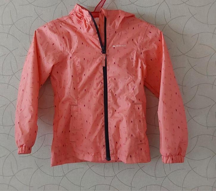 meisjeskledij winter- en regenjas, Enfants & Bébés, Paquets de vêtements pour enfants, Comme neuf, Taille 134, Enlèvement ou Envoi