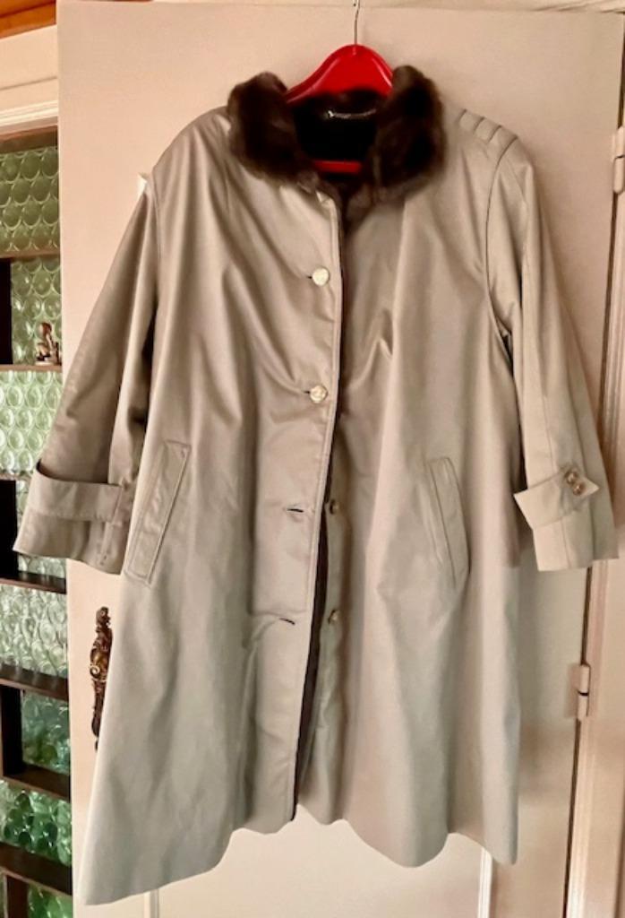 2 kwaliteits jassen, Kleding | Dames, Jassen | Winter, Zo goed als nieuw, Maat 42/44 (L), Beige, Ophalen