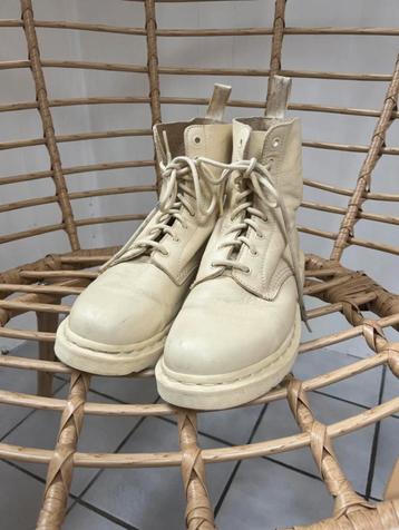 Dr.Martens maat 42 beschikbaar voor biedingen
