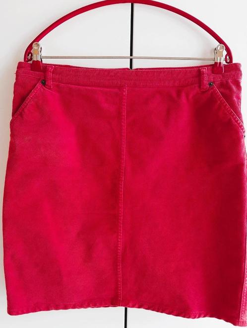 Te koop: Mooi kersenrode fluwelen rokje, 40/42., Kleding | Dames, Rokken, Gedragen, Maat 38/40 (M), Rood, Boven de knie, Ophalen