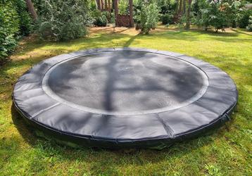 Inground trampoline 'Berg' (zwart, 380cm) beschikbaar voor biedingen