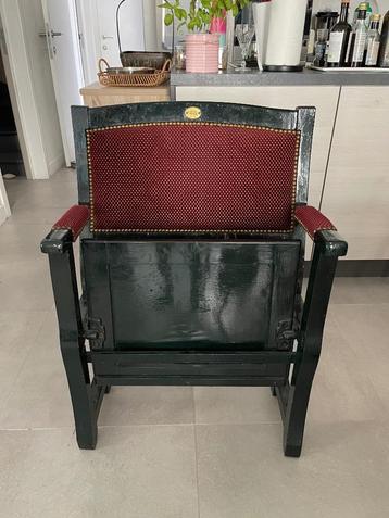 Chaises de théâtre beschikbaar voor biedingen