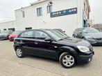 Kia Rio 1.4i Benzine Aventura - Airco - 1 Eigenaar, Auto's, Kia, Voorwielaandrijving, Stof, Gebruikt, Zwart