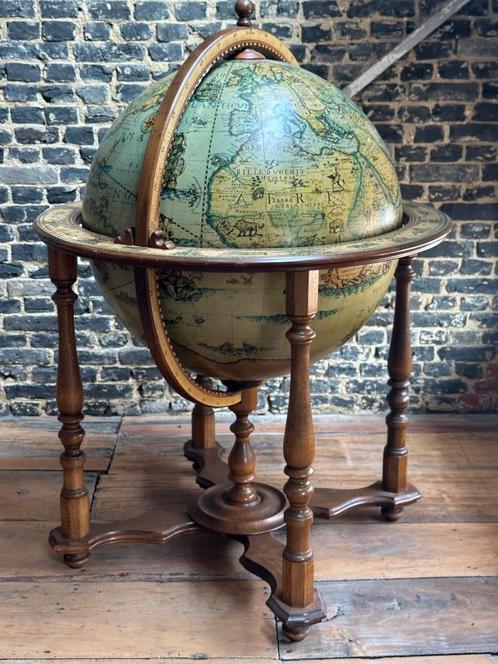 Mid-Century wereldbol bar, Huis en Inrichting, Woonaccessoires | Wereldbollen, Nieuw, Ophalen