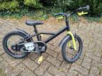 B'Twin 16 inch 500 Dark Hero kinderfiets - 4 tot 6 jaar, Fietsen en Brommers, Fietsen | Kinderfietsjes, Ophalen, Gebruikt, 16 tot 20 inch