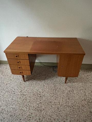 Vintage bureau disponible aux enchères