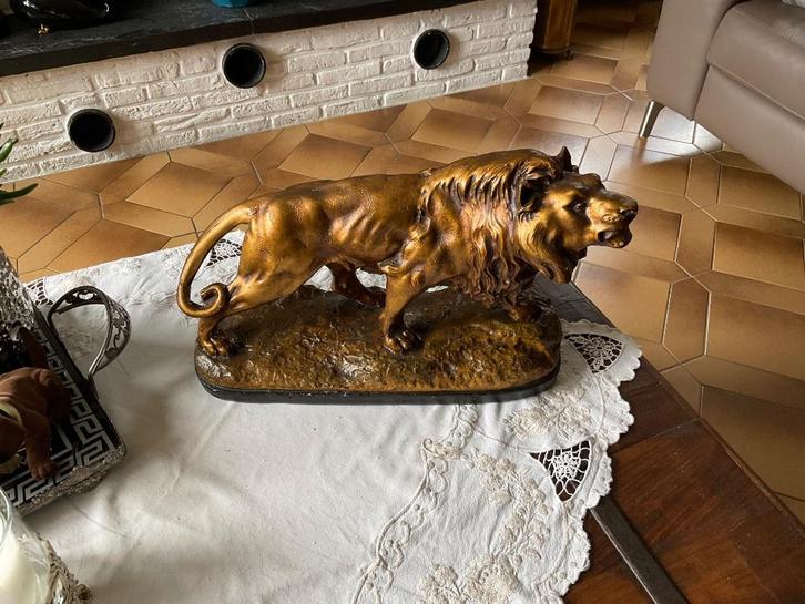 Oud beeld gouden leeuw, Antiek en Kunst, Kunst | Beelden en Houtsnijwerken, Ophalen of Verzenden