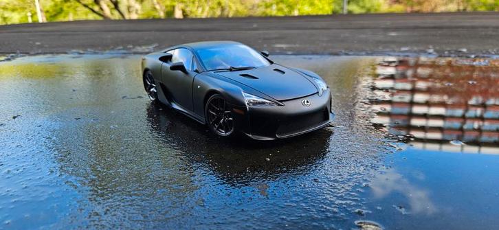 1:18 Lexus LFA matt black Autoart Signature 1e edition, Hobby en Vrije tijd, Modelauto's | 1:18, Zo goed als nieuw, Auto, Autoart