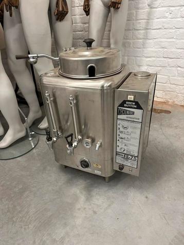Vintage koffiemachine beschikbaar voor biedingen