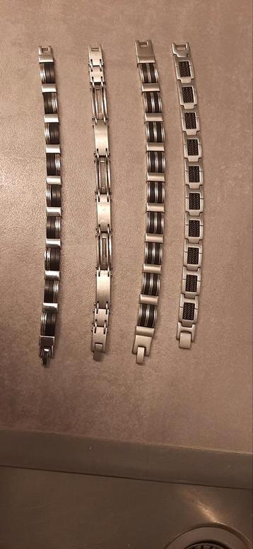 4 stalen armbanden lengte 21 cm per stuk  beschikbaar voor biedingen