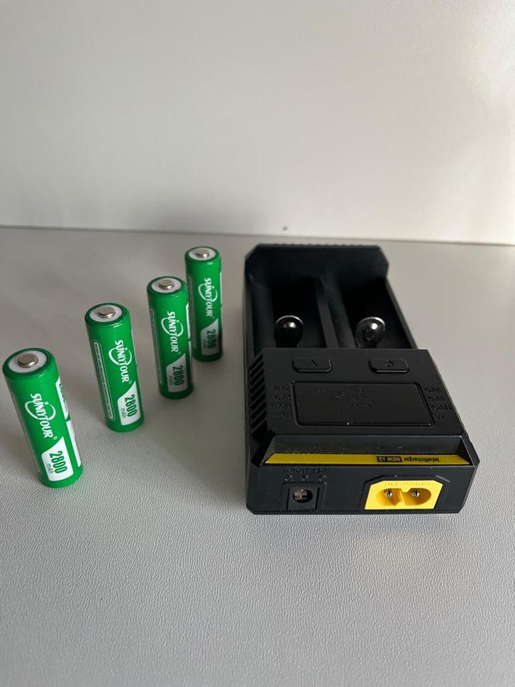 NITECORE NIEUWE i2 Mixed Intellicharger, Audio, Tv en Foto, Videospelers, Zo goed als nieuw, Overige typen, Ophalen of Verzenden