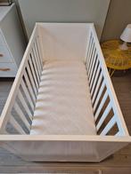 Babybed Bopita Yuna, Kinderen en Baby's, Kinderkamer | Bedden, Ophalen, Gebruikt, Matras