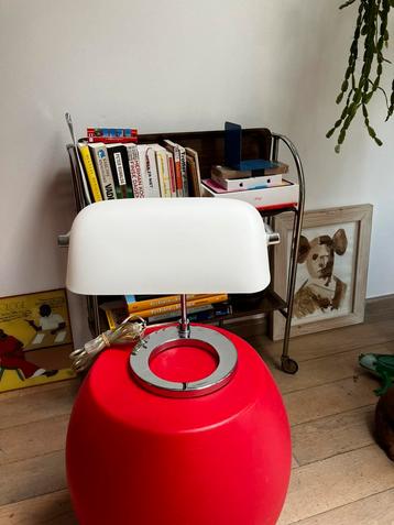 Mooie vintage tafellamp beschikbaar voor biedingen
