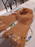 Gebreide sjaal  geel, Ophalen of Verzenden, Zo goed als nieuw, Sjaal