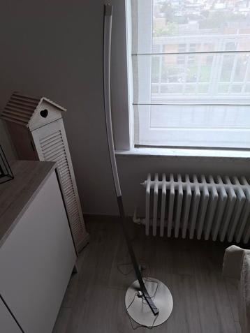 Dimbare ledlamp beschikbaar voor biedingen