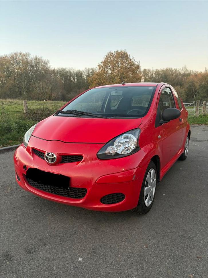 Toyota Aygo - 2011 - Prête à immatriculer, Autos, Toyota, Particulier, Aygo, Essence, Euro 5, 3 portes, Boîte manuelle, Rouge