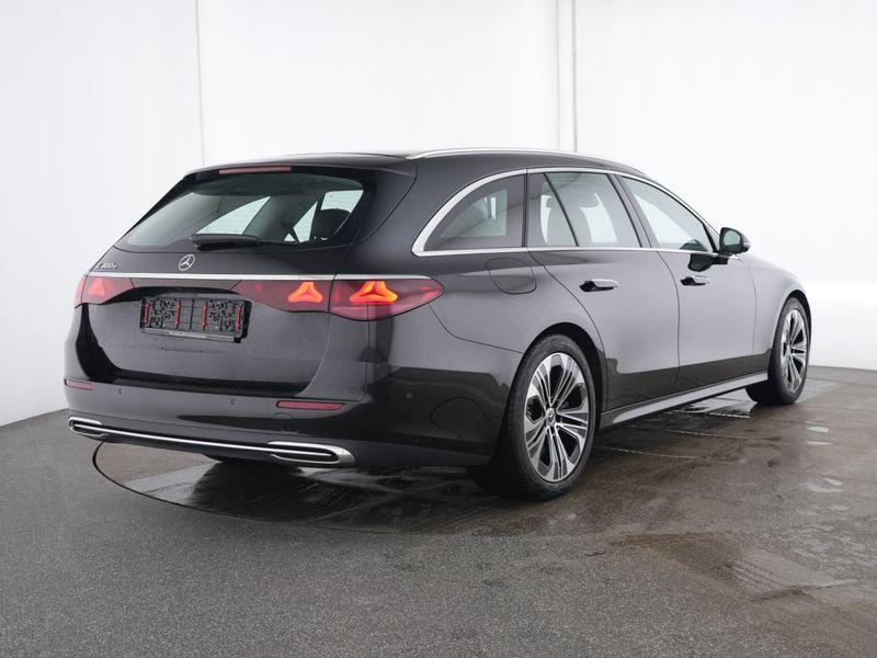 Mercedes-Benz E-klasse 300 e Break Luxury Line | Distronic |, Auto's, Automaat, Gebruikt, Zwart, 4 cilinders