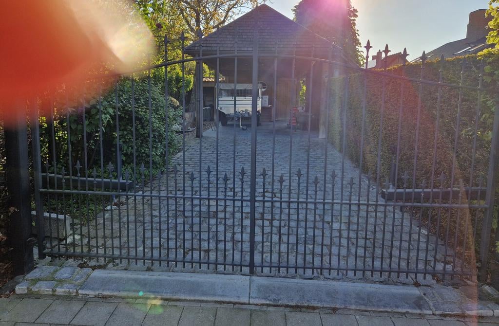 Dubbele draaipoort met motor. Mat zwart. Werkt perfect!, Tuin en Terras, Tuinhekken en Hekwerk, Gebruikt, IJzer, Ophalen