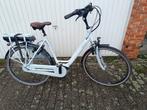 Elektrische fiets Merk Batavus in zeer goede staat, Fietsen en Brommers, Elektrische fietsen, Ophalen, Zo goed als nieuw, 50 km per accu of meer