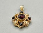 Antieke gouden hanger met granaat. 2025/179., Overige voorstellingen, Ophalen of Verzenden, Zo goed als nieuw, Met edelsteen
