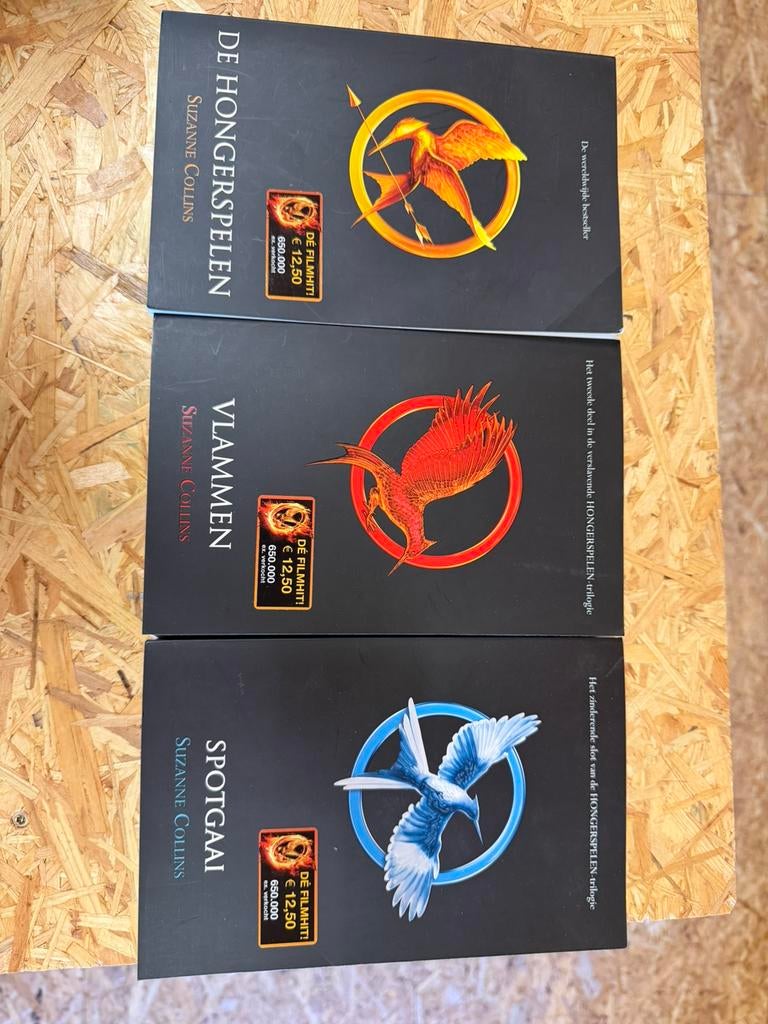 3 boeken Hongerspelen, Boeken, Ophalen of Verzenden, Gelezen