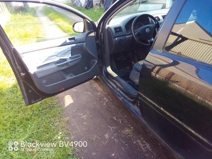 À vendre VW golf 5 de 2006 tdi, Autos, Volkswagen, Particulier, Golf, Caméra de recul, Airbags, Air conditionné, Alarme, Android Auto