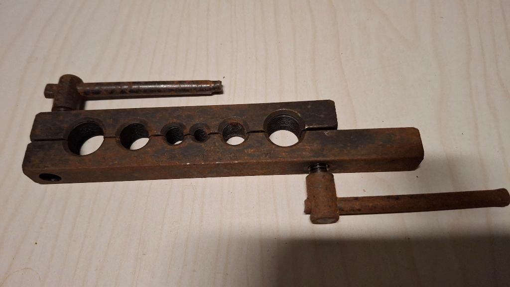 oude gereedschapper, Ophalen