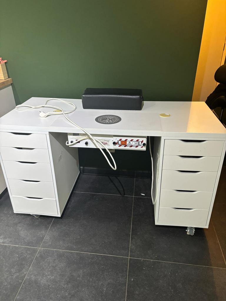 Manicuretafel met afzuiging, Ophalen, Gebruikt, Hand- en Voetverzorging